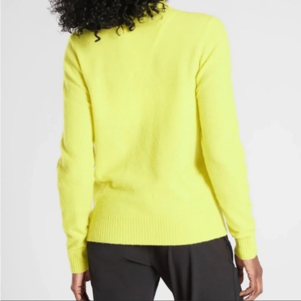 Athleta merino wool blend lime mock neck sweater - Picture 4 of 10